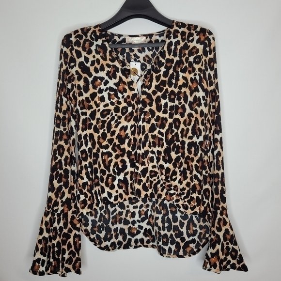 Band Of Gypsies Yuma Desert Leopard Surplice Top - Picture 6 of 14
